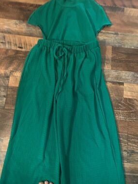 Wide-Leg 2 piece in Emerald Green